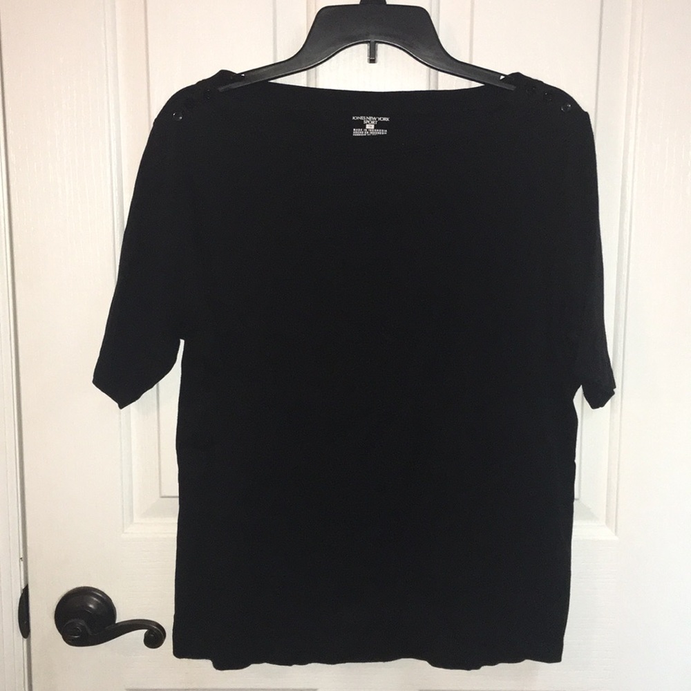 Black tee